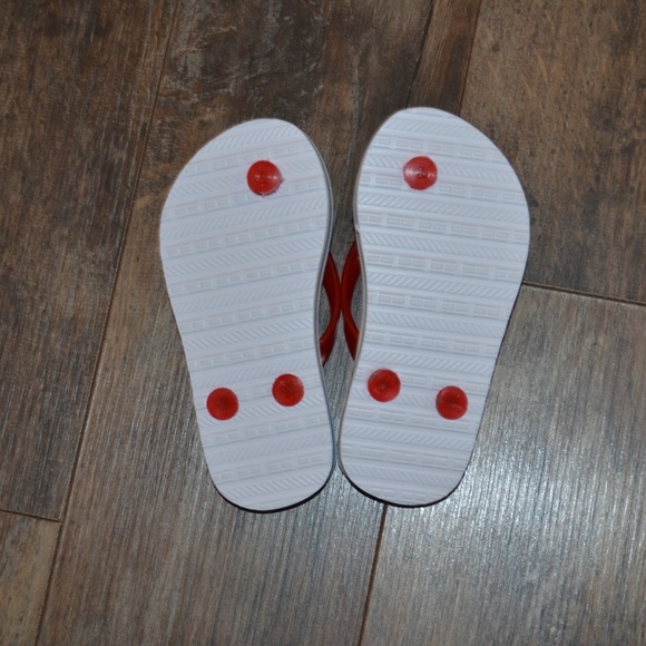 NWOT Tommy Hilfiger Flip-Flop's - Picture 3 of 3